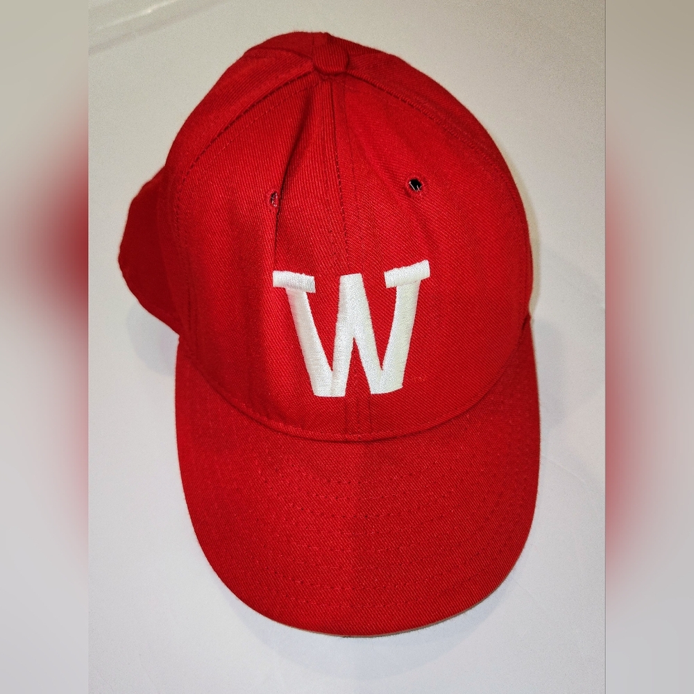 Wisconsin Badgers Vintage Pro-line Red Made in USA Baseball Hat Cap Men's 6 7/8